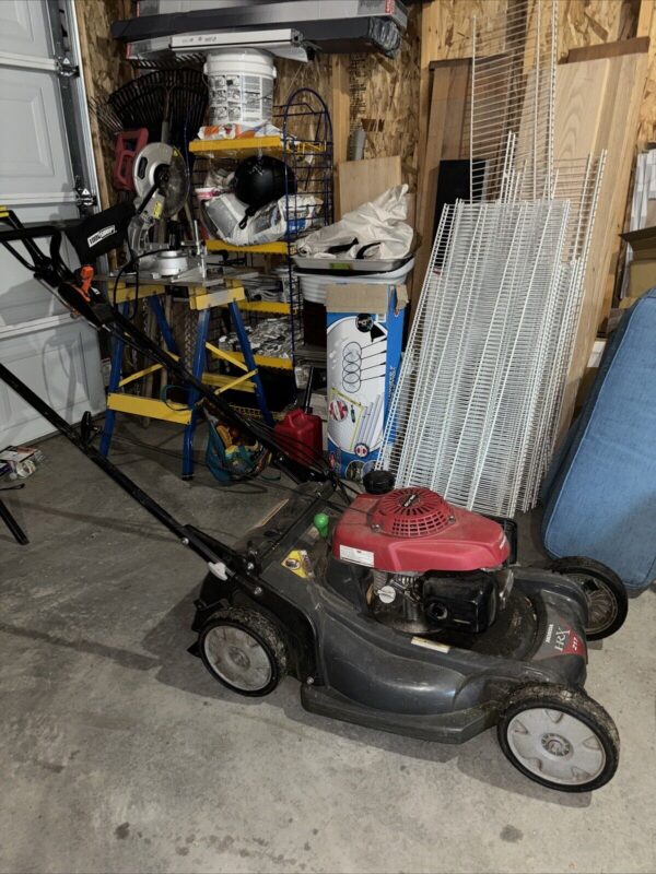 COMMERCIAL Grade HONDA HRX 217  LAWNMOWER*PICK UP in Chicago, Illinois | Price For Sale -  Used