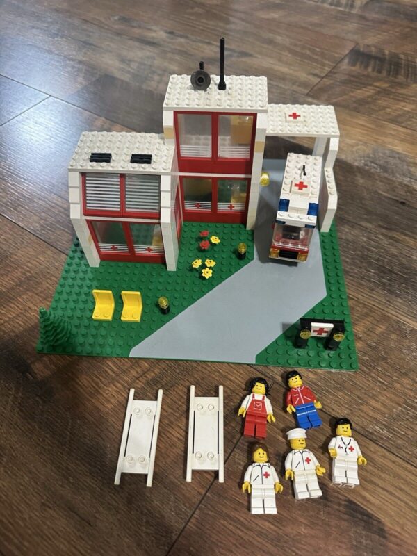 LEGO Town: Emergency Treatment Center (6380) 99% Complete + Extra LEGO Books | Price For Sale - Used