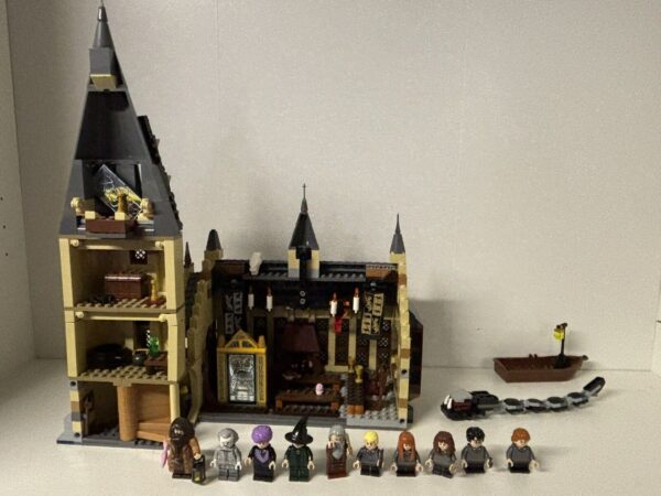 LEGO Harry Potter: Hogwarts Great Hall (75954) | Price For Sale - Used